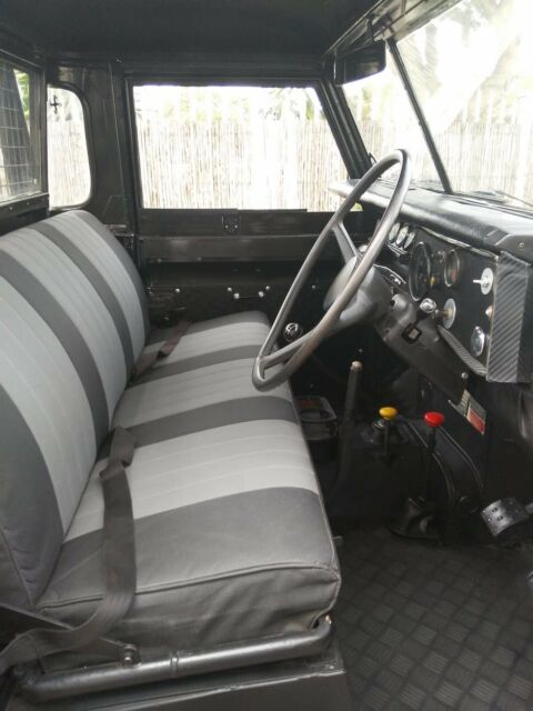 Land Rover Defender 1976 image number 11