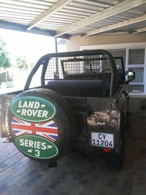 Land Rover Defender 1976 image number 5