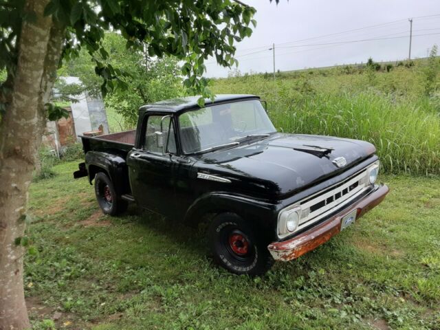 Ford F-100 1961 image number 1