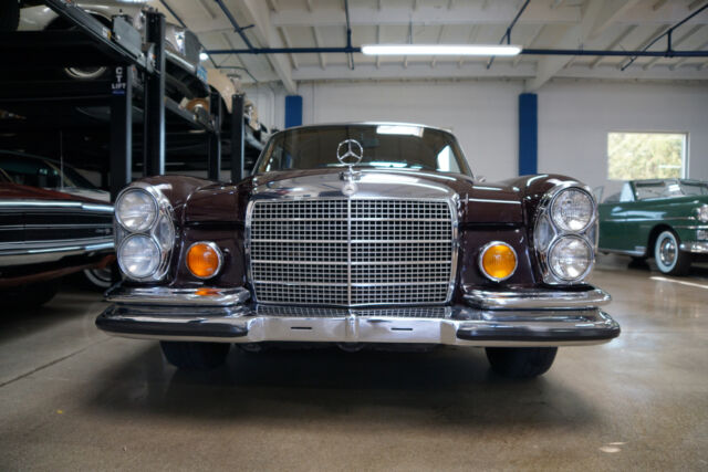 Mercedes-Benz 280SE 3.5 V8 2 Door Coupe 1971 image number 11