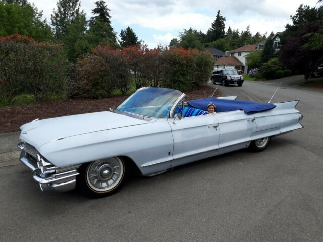 Cadillac Series 60 1961 image number 18