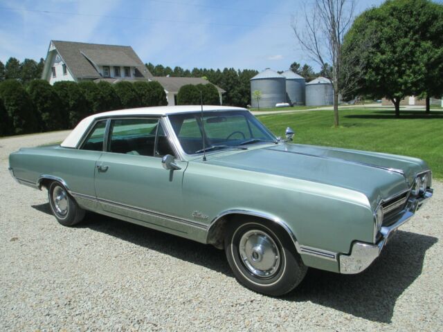 Oldsmobile Cutlass 1965 image number 0