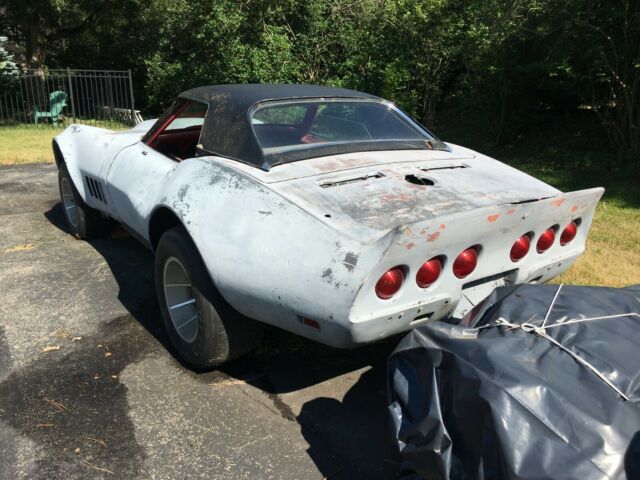 Chevrolet Corvette 1968 image number 15