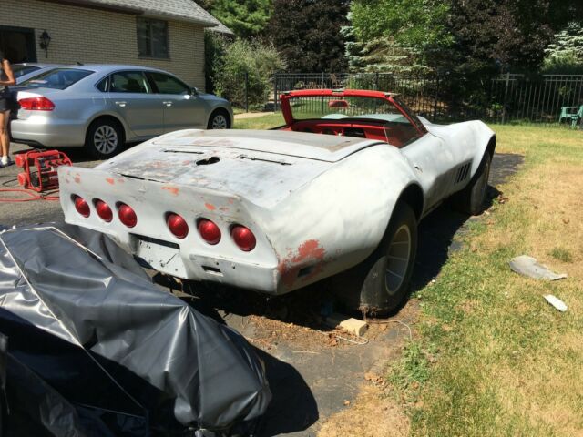 Chevrolet Corvette 1968 image number 19