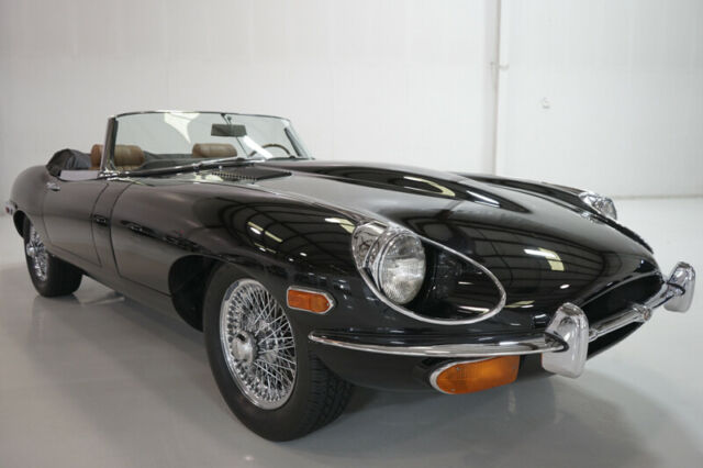 Jaguar E-Type 1970 image number 2