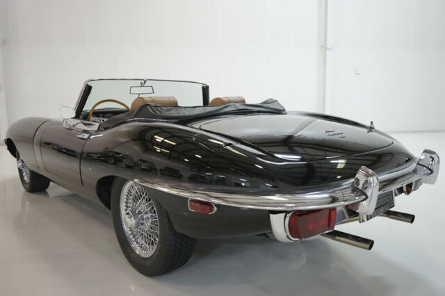 Jaguar E-Type 1970 image number 29