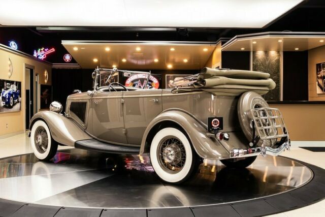 Ford Phaeton 1934 image number 17