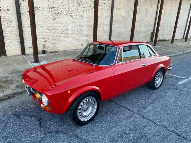 Alfa Romeo GTV 1972 image number 15