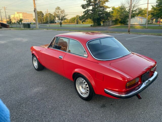 Alfa Romeo GTV 1972 image number 16