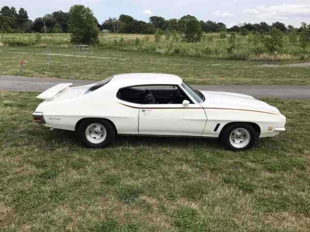 Pontiac LeMans 1972 image number 0