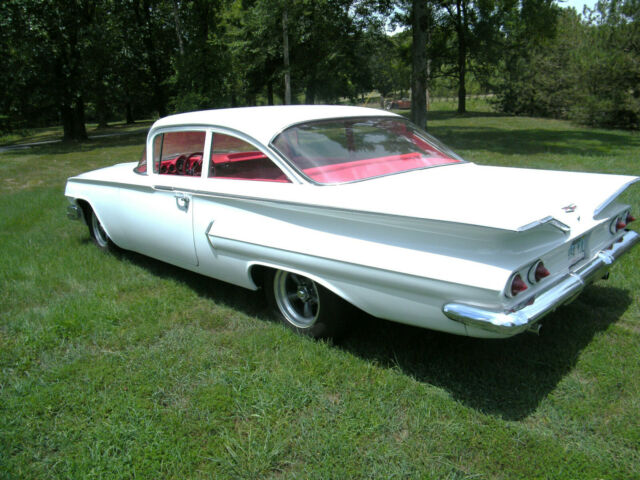 Chevrolet Bel Air/150/210 1960 image number 28