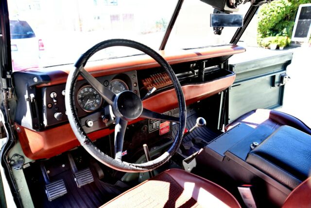 Land Rover Defender 1972 image number 14