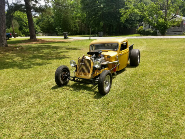 Dodge Custom 1937 image number 0