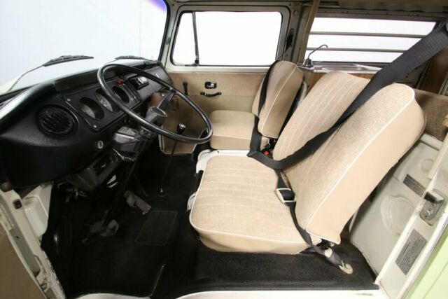 Volkswagen Westfalia Camper 1973 image number 28