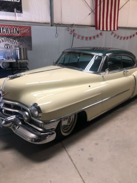 Cadillac DeVille 1952 image number 2