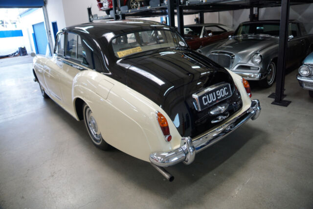 Bentley S3 1965 image number 12