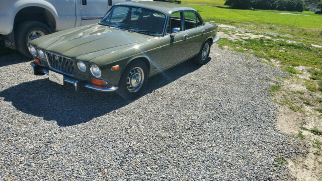 Jaguar XJ6 1973 image number 0