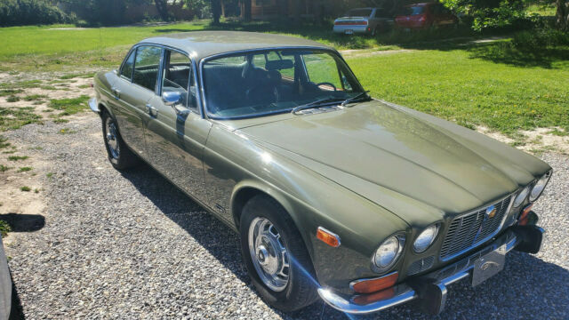 Jaguar XJ6 1973 image number 20