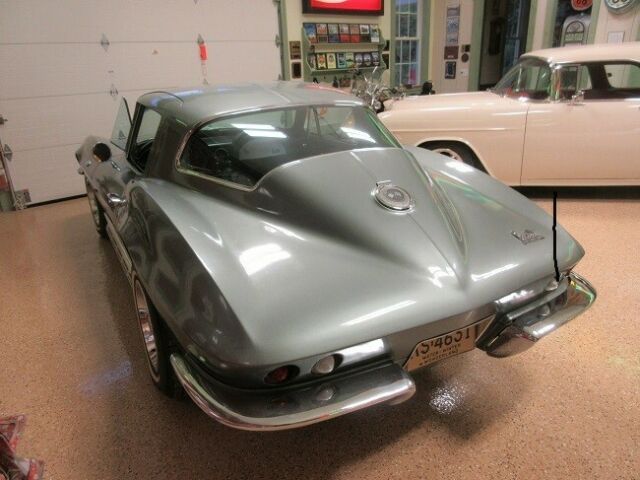 Chevrolet Corvette 1966 image number 2