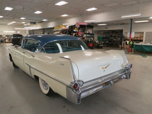 Cadillac DeVille 1957 image number 36