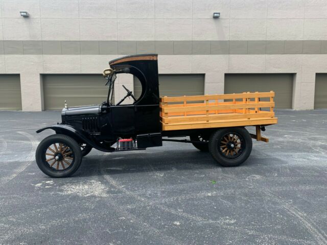 Ford Model T 1926 image number 2