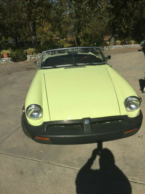 MG MGB 1977 image number 1