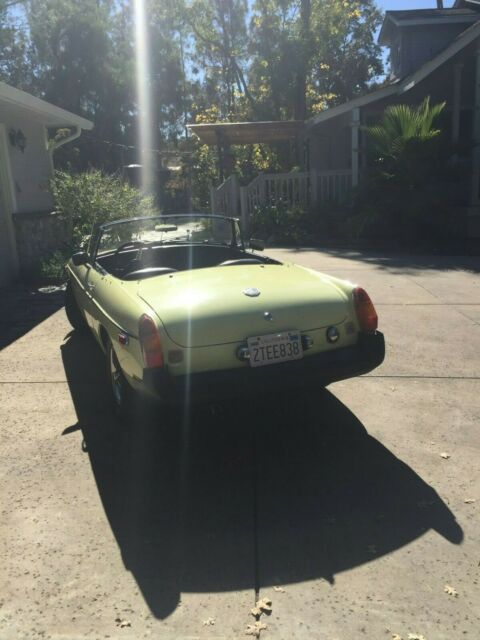 MG MGB 1977 image number 15