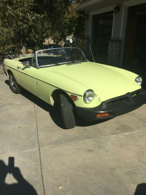 MG MGB 1977 image number 16