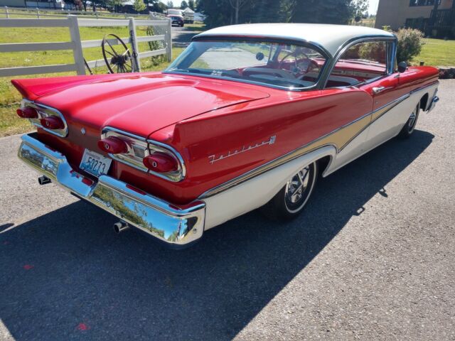 Ford Fairlane 1958 image number 2