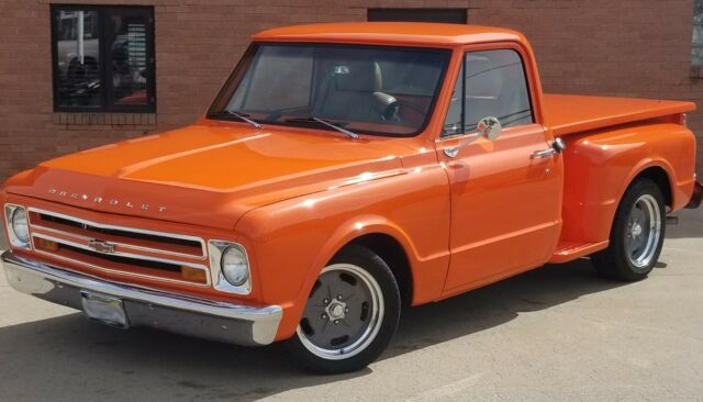 Chevrolet C-10 1967 image number 0