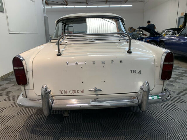 Triumph TR4 1965 image number 21