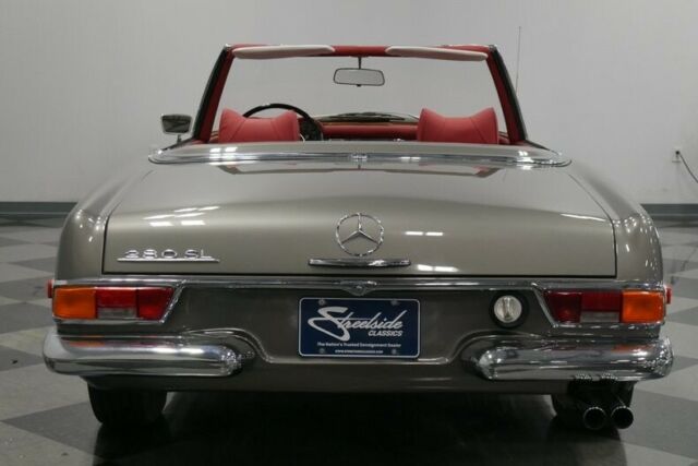 Mercedes-Benz SL-Class 1970 image number 11