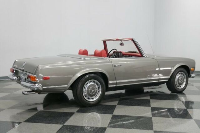 Mercedes-Benz SL-Class 1970 image number 14