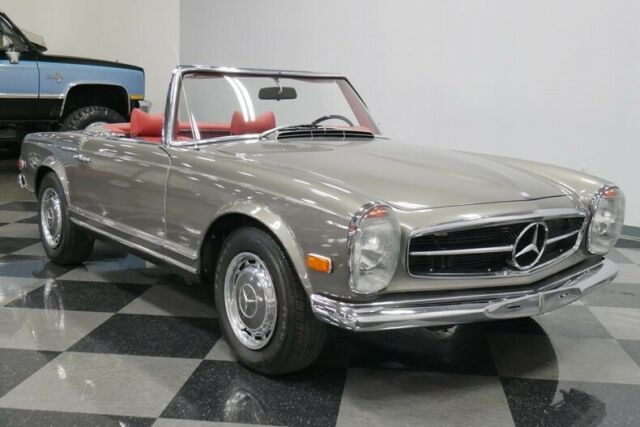 Mercedes-Benz SL-Class 1970 image number 18