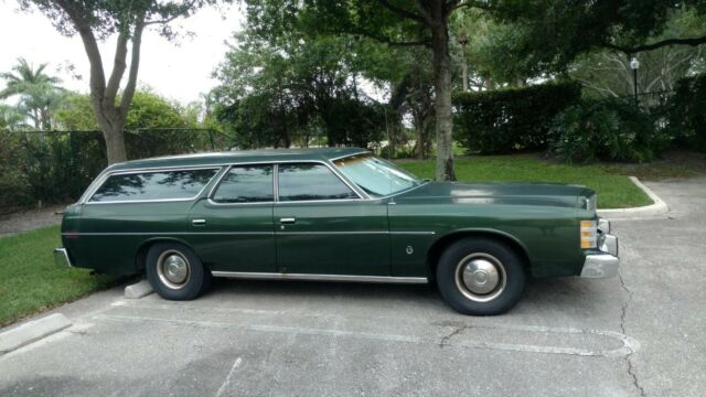 Ford Country Squire 1976 image number 1