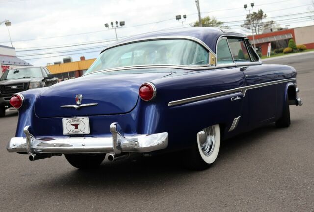 Ford Crestline 1954 image number 31