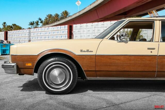 Oldsmobile Custom Cruiser 1977 image number 29