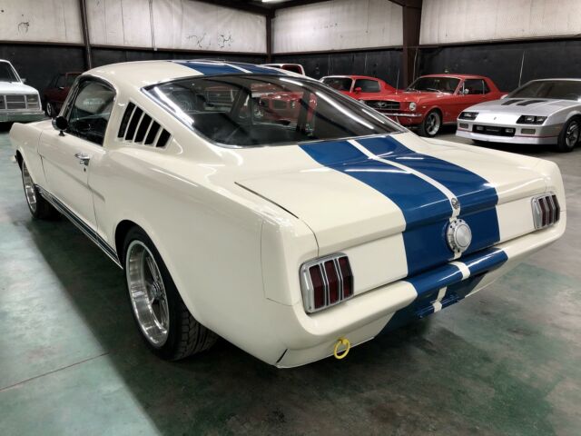 Ford Mustang 1965 image number 2