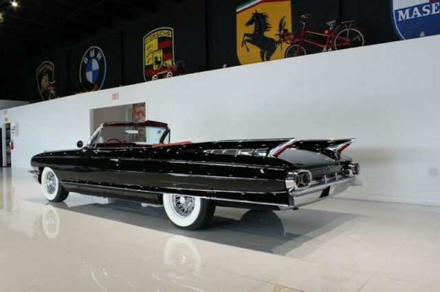 Cadillac DeVille 1961 image number 2