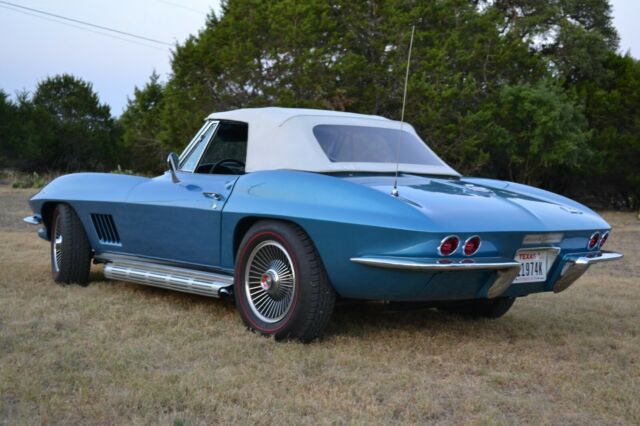 Chevrolet Corvette 1967 image number 28