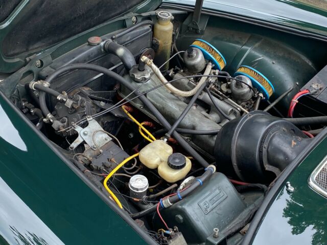 Volvo P1800S 1968 image number 38