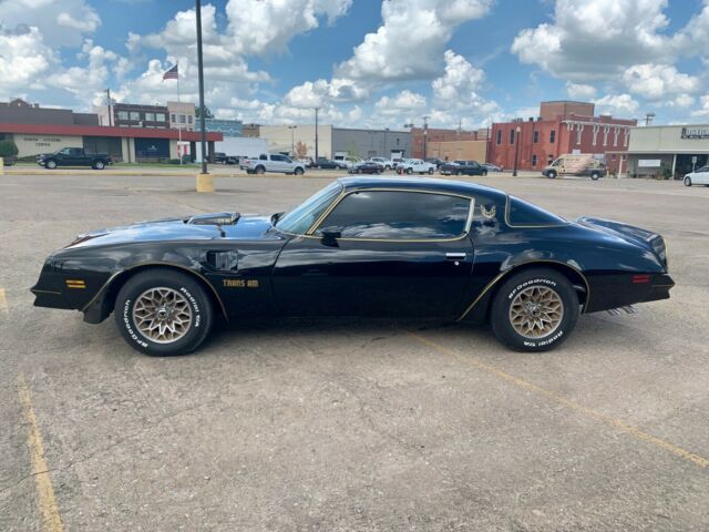 Pontiac Trans Am 1977 image number 1