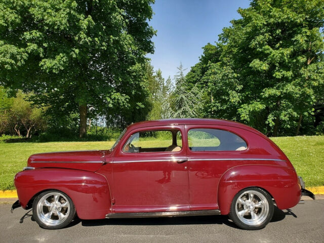 Ford 2 Door Sedan 1941 image number 14