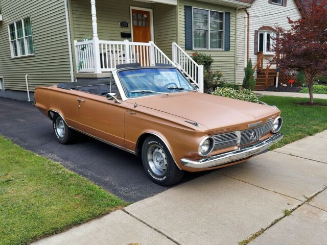 Plymouth Valiant 1965 image number 1