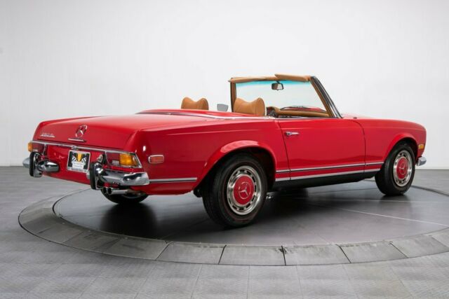 Mercedes-Benz SL-Class 1971 image number 1