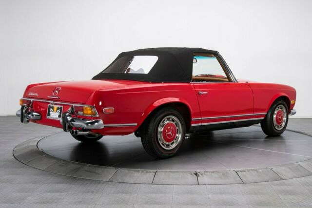 Mercedes-Benz SL-Class 1971 image number 32