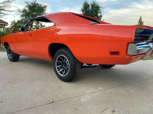 Dodge Charger 1969 image number 2