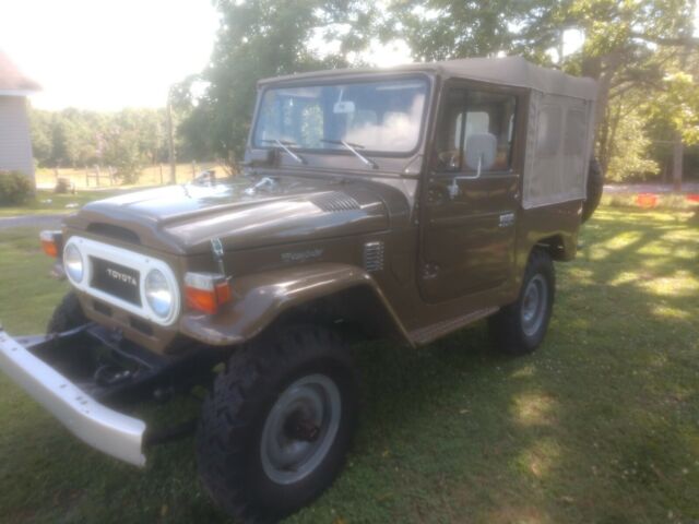 Toyota Land Cruiser 1976 image number 1