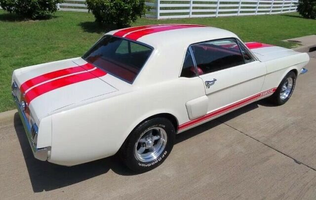 Ford Mustang 1966 image number 30