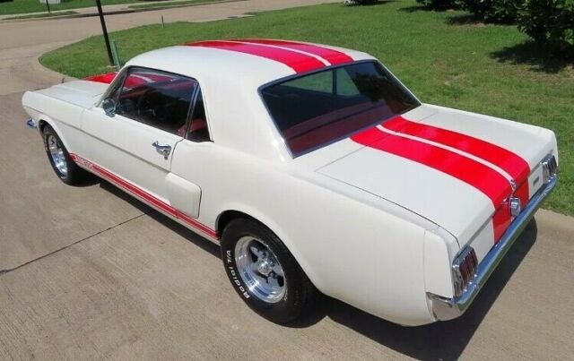 Ford Mustang 1966 image number 32